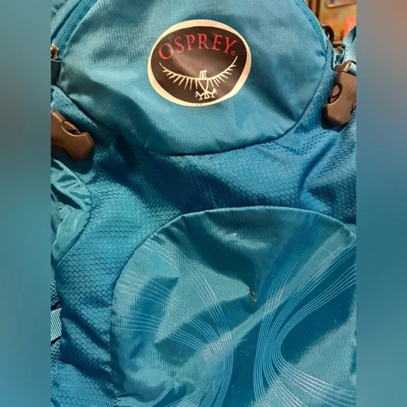 Osprey 24L Turquoise Hiking Backpack - Picture 3 of 4